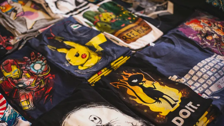 5 kaos distro brand lokal untuk pria kekinian dengan kualitas bagus